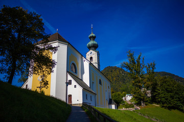 Fototapeta na wymiar St. Georg Kirche in Ruhpolding