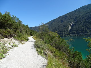 Achensee in Tirol, Bezirk Schwaz, Wanderweg zwischen Pertisau und Achenkirch über die Gaisalm