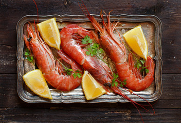 Raw shrimps and lemon