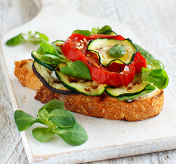 Sandwich with grilled vegetables