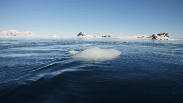 Umrundung von Eis in Antarktis