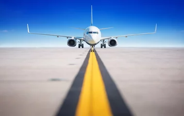 Cercles muraux Avion avion moderne sur une piste