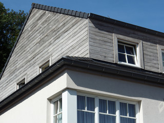 Einfamilienhaus mit Holzfassade