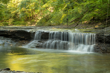 Obraz premium Waterfall on Four Mile creek in late summer, Wintergreen gorge