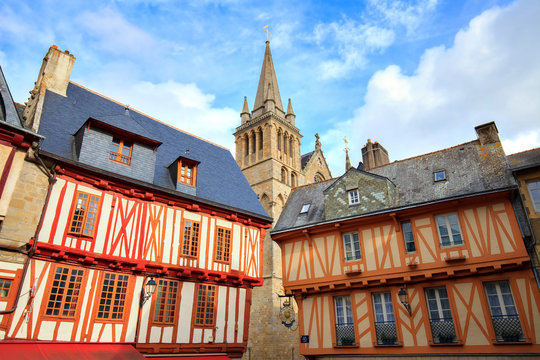 Vannes, Bretagne, Morbihan, Cathédrale et maisons à colombage, place Henri 4
