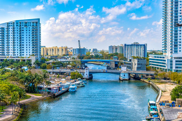 Naklejka premium Miami River, widok z lotu ptaka, Floryda, USA
