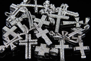 Diamond crosses