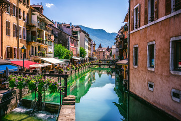 Fototapeta na wymiar Annecy old town cityscape and Thiou river view and bridge