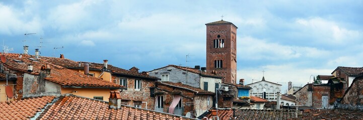 Fototapeta na wymiar Lucca Tower of Chiesa San Pietro panorama