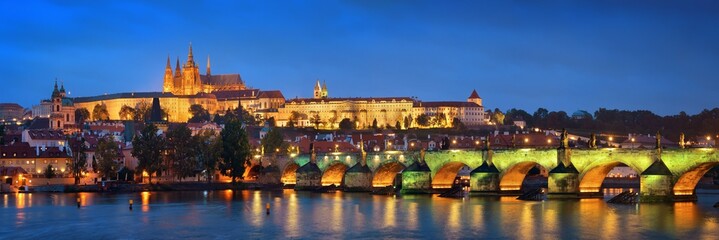Fototapeta premium Prague skyline and bridge