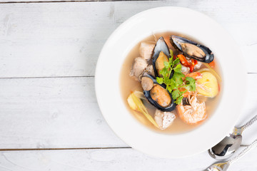 Tom Yum goong nam sai - Seafood Thai soup