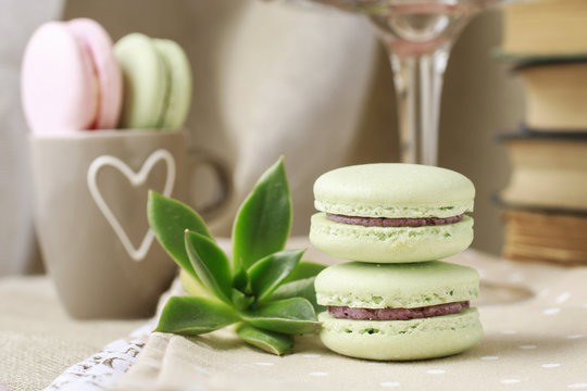 Mint french macaroons