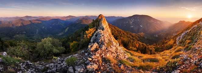 Rocky Panorama of sunset in mountain valley landscape. - obrazy, fototapety, plakaty