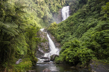 Fototapeta na wymiar Deer Waterfall - Bocaina Range
