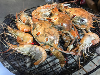 crab and prawn grilled on the stove