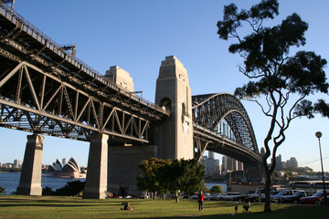 Fototapeta premium sydney harbour bridge, opera house in the background