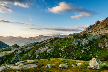 Fototapeta na wymiar Sonnenaufgang über dem Gotthardpass