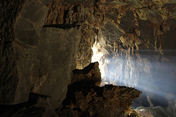 Tham Phu Kham Cave, Vang Vieng, Laos