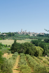 Landschaft in der Toskana mit Blick auf San Gimignano in Italien