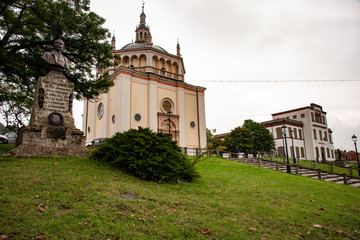 The church of Crespi d'Adda, in Italy, is a copy of the Renaissance church (Bramante school) in Busto Arsizio. In this perfect little world, the owner Crespi "reigned" satisfying the needs 