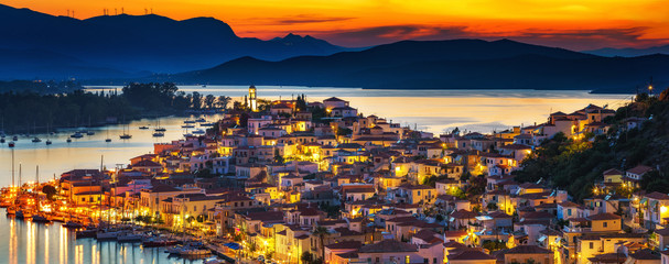 Fototapeta premium Greek town Poros at night, Greece