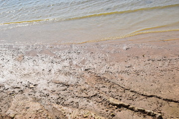 River. Shore. Clay. Gravel.
