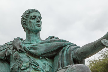 Statue von Konstantin vor dem Münster in York, Großbritannien - obrazy, fototapety, plakaty