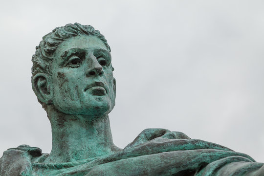 Statue von Konstantin vor dem M&uuml;nster in York, Gro&szlig;britannien