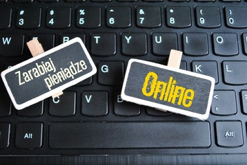 Zarabiaj pieniądze online © bnorbert3