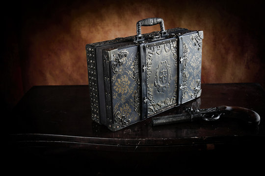 Steampunk valigetta e pistola
