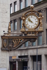 Fototapeta na wymiar Downtown Clock