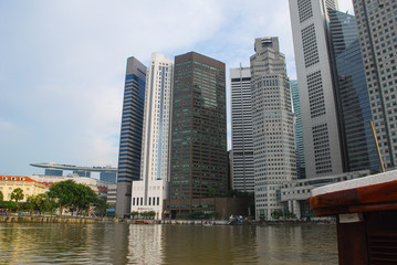 Fototapeta na wymiar Buildings in river front singapore
