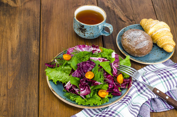 Mix of lettuce leaves with Radicchio on plate