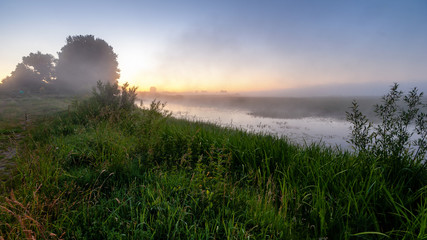 Poranne mgły w Dolinie Górnej Narwi