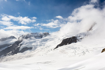 Fototapeta na wymiar panorama sur le glacier