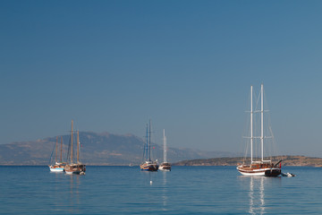 Fototapeta premium BODRUM / TURKEY - MAY 2015: Ships in the bay of Bodrum, Turkey