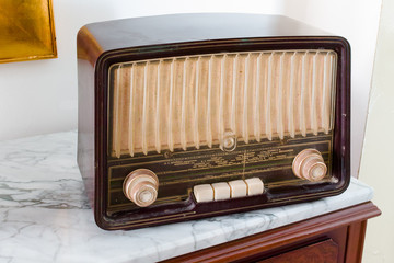 antique radio