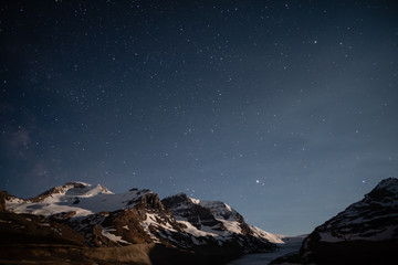 Fototapeta na wymiar Night sky over Columbia icefield