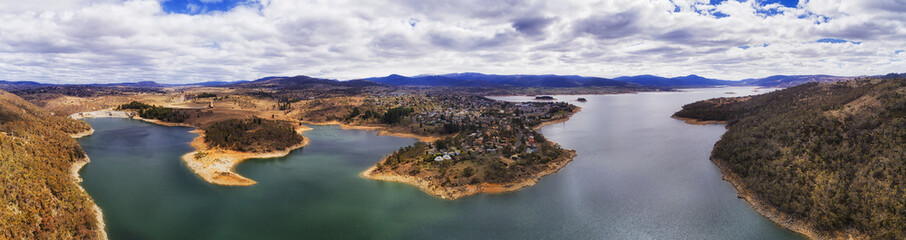 Naklejka premium D SM Jindab Lake Dam 2 Town pan