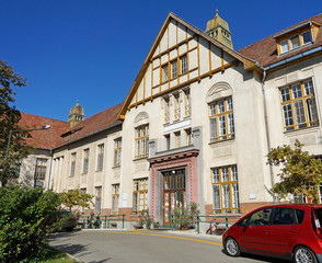 Obraz premium Building of the clinic and hospital