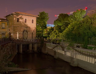 bologna in notturna sostegno battiferro