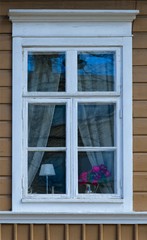 Fototapeta na wymiar Fenêtre à Porvoo, Uusimaa, Finlande