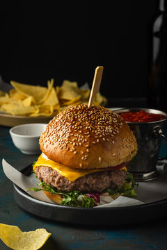 Classic cheeseburger. Fast food. American burger. Closeup