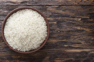 Fototapeta na wymiar raw rice in a plate