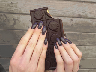 brown nails