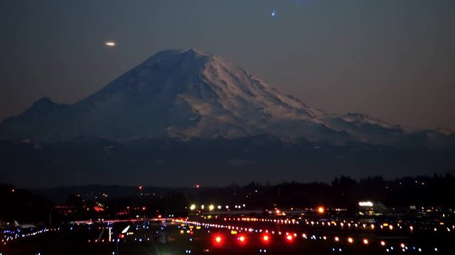 Mt Rainier Boeing Field Landing Pattern Dusk Timelapse Planes