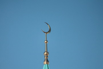 crescent on mosque