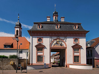 Altes Stadttor in Heusenstamm, Hessen, Deutschland  © Lapping Pictures