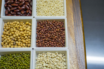 Type of beans in a tray