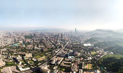 Fototapeta premium Skyline of taipei city in downtown Taipei, Taiwan.